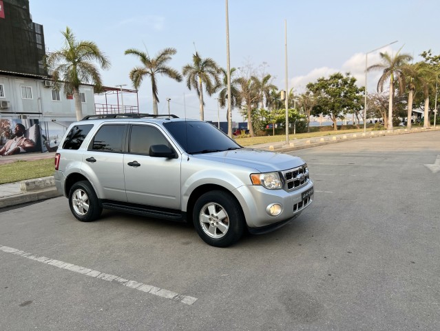 Venda Ford escape impecável