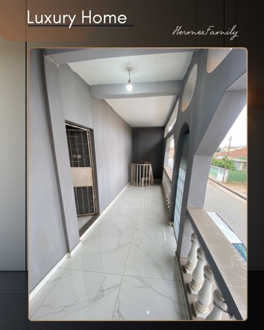 Venda Vivenda Luxuosa e Rentável no Coração do Bairro Popular