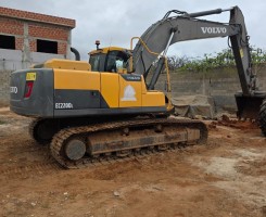 A venda Escavadeira Hidráulica VOLVO