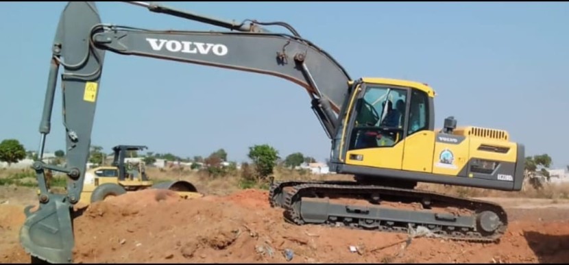 Venda Escavadora hidráulica de rastos VOLVO