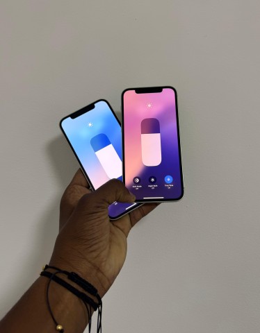 Venda IPhone 12 128gb Bateria 92% Tudo operacional iPhone 12 64gb Bateria 100% Tudo operacional Pagas quanto? 955 527 381