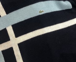 A venda Casaco Lacoste