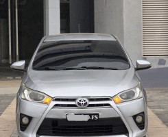 A venda TOYOTA YARIS LIMPO