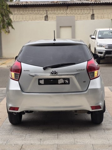 Venda TOYOTA YARIS LIMPO