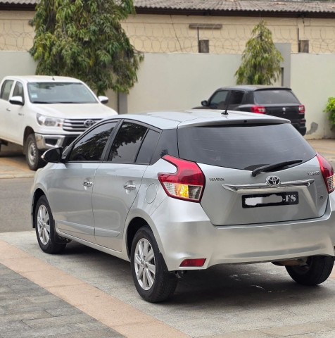 Venda TOYOTA YARIS LIMPO