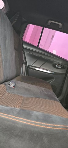 Venda TOYOTA YARIS LIMPO