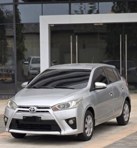 Venda TOYOTA YARIS LIMPO