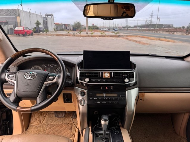 Venda TOYOTA LAND CRUZER VX V8