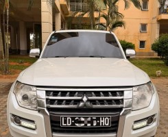 A venda MITSUBISHI PAJERO