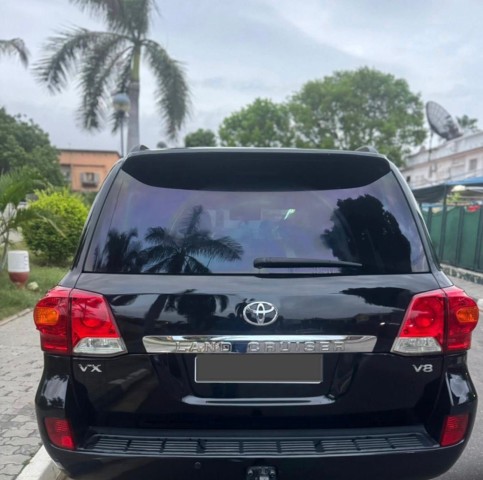 Venda TOYOTA LAND CRUISER VX V8