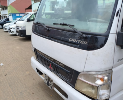 A venda Mitsubishi Fuso Canter