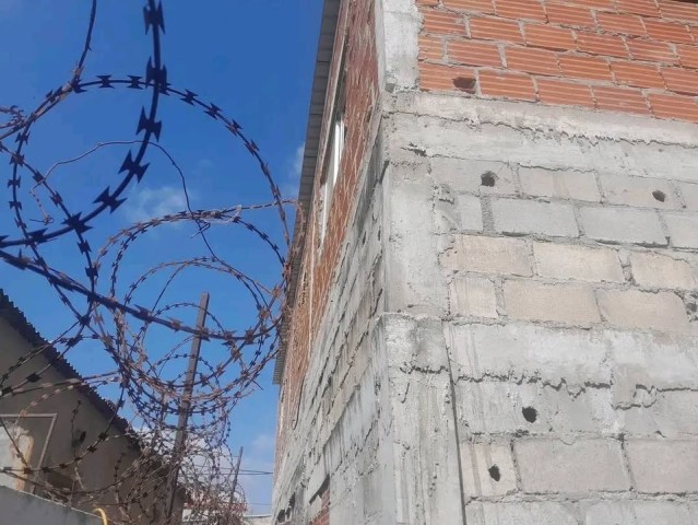 Venda VIVENDA INACABADA + ANEXO