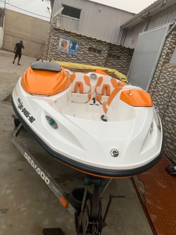 Venda LANCHA DE RECREIO SEADOO SPEEDSTER 2014