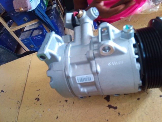 Venda Vendemos e montamos tudo tipo de Acessórios para a tua viatura têla Android Alarme Sentraledor das 5 portas vidro elétrico