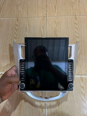 Venda Vendemos e montamos tudo tipo de Acessórios para a tua viatura têla Android Alarme Sentraledor das 5 portas vidro elétrico