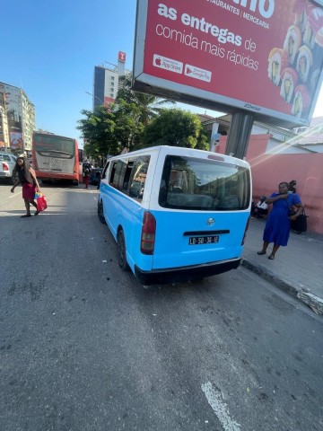 Venda TOYOTA HIACE QUADRADINHO