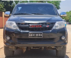 A venda Toyota fortuner