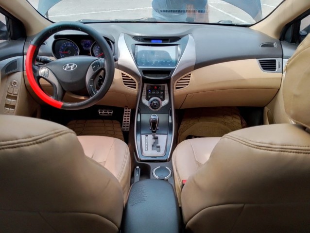 Venda Hyundai Elantra bom amarro