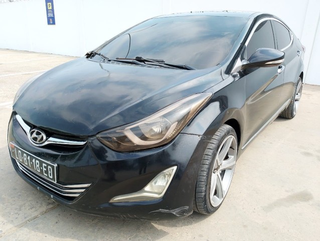 Venda Hyundai Elantra bom amarro