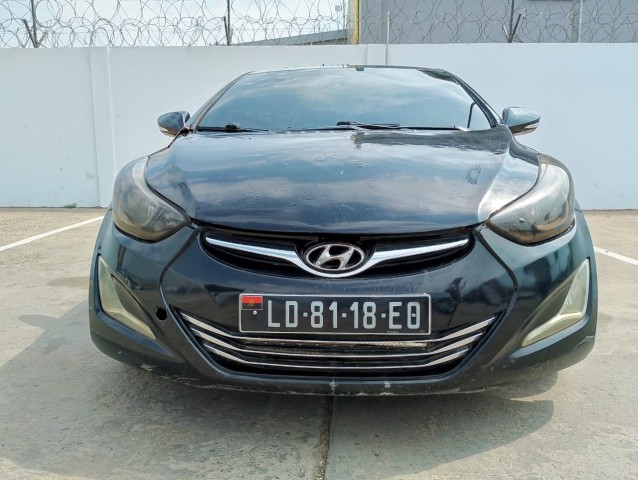 Venda Hyundai Elantra bom amarro