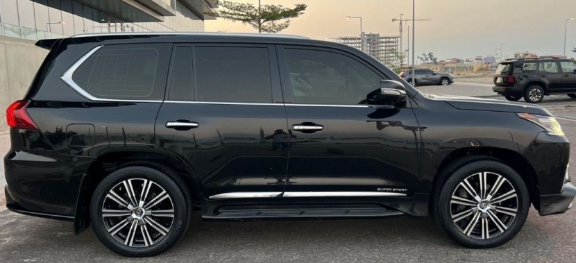 Venda LEXUS 570 SUPER SPORT PLUS V8 5.7