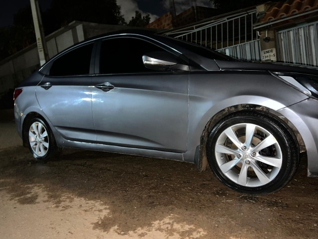 Venda Vendo o meu Hyundai Accent 2014