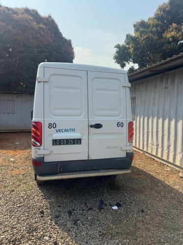 Venda Vendo Iveco Limpa