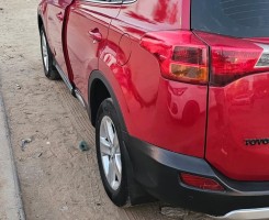 A venda Toyota Rav4 vermelho a venda