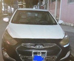 A venda Hyundai Accent 1.2