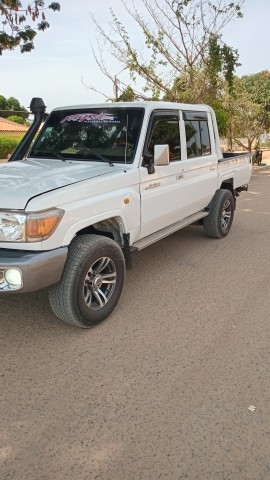 Venda Toyota LandCruiser Hz