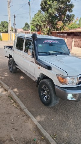Venda Toyota LandCruiser Hz