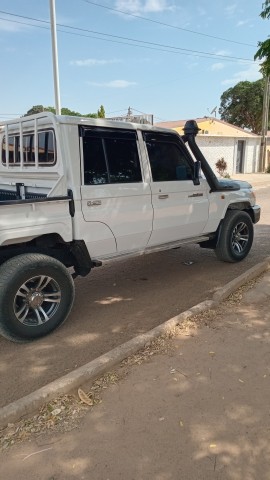 Venda Toyota LandCruiser Hz