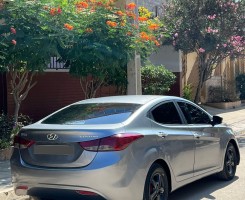 A venda HYUNDAI ELANTRA LIMPO