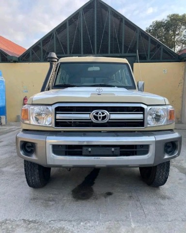 Venda Toyota LandCruiser das Madres