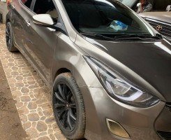 A venda Vendo Hyundai Elantra