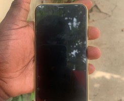 A venda IPhone 11 normal 64gb
