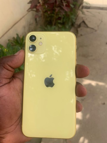 Venda IPhone 11 normal 64gb