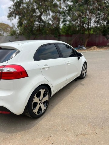 Venda Kia Rio Semi novo