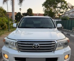 Comprar TOYOTA LAND CRUISER VXR -V8-5.7