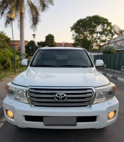 Venda TOYOTA LAND CRUISER VXR -V8-5.7