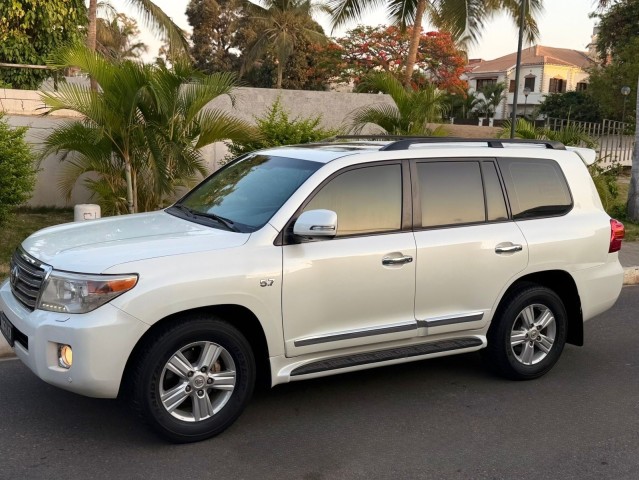 Venda TOYOTA LAND CRUISER VXR -V8-5.7