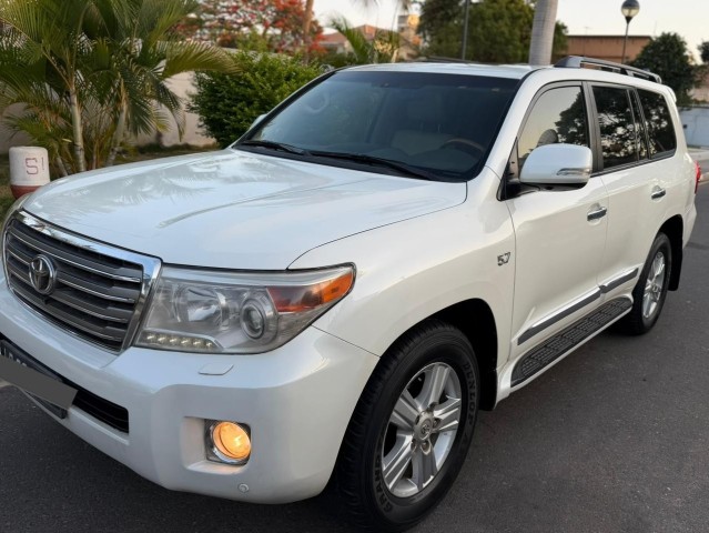 Venda TOYOTA LAND CRUISER VXR -V8-5.7