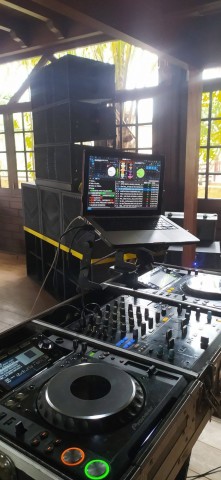 Venda Montagem de som | Luzes | Pista LED DJs | Fotógrafos | Palhaços | Banda ao vivo Golf 1 Kilamba Kiaxi 935 35 90 80