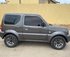 A venda Suzuki Jimmy com respirador