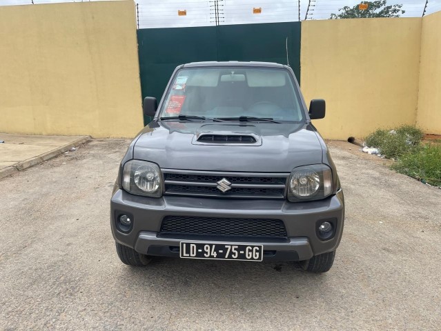 Venda Suzuki Jimmy com respirador