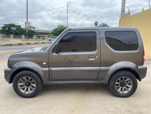 Venda Suzuki Jimmy com respirador