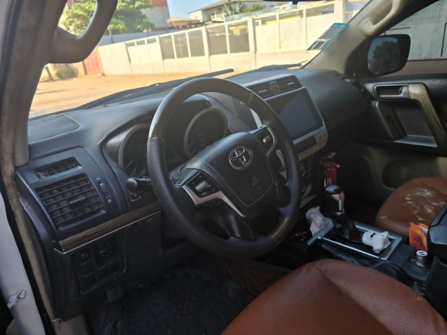 Venda Vendo Toyota Land Cruiser Prado TXL