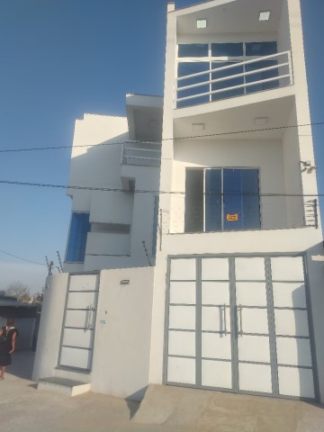 Venda ARRENDA-SE UMA VIVENDA T4