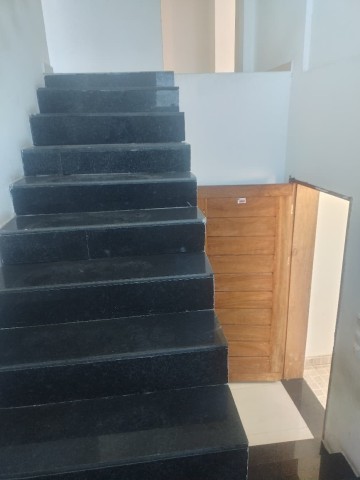 Venda ARRENDA-SE UMA VIVENDA T4