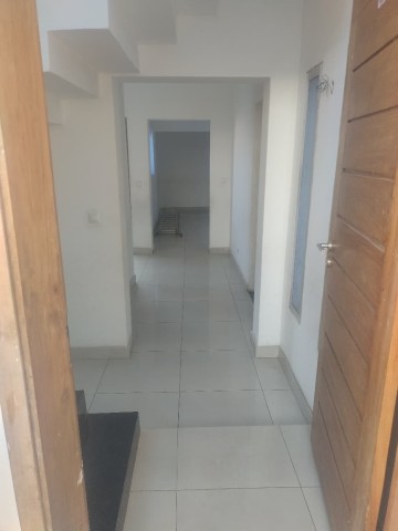 Venda ARRENDA-SE UMA VIVENDA T4